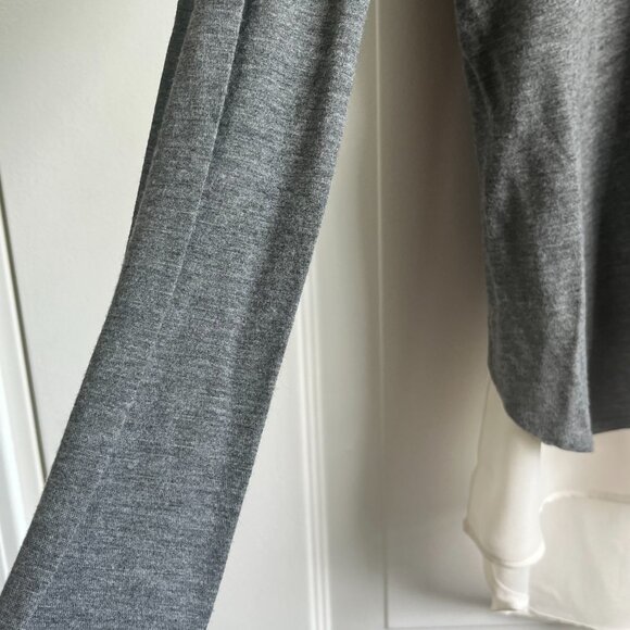 Cynthia Rowley Long Sleeve Kint Gray Crew Neck T-Shirt iChiffon Lining Size M - Picture 4 of 7